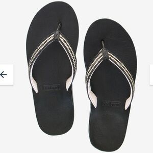 Hari Mari fields Puebla flip flop sandal black